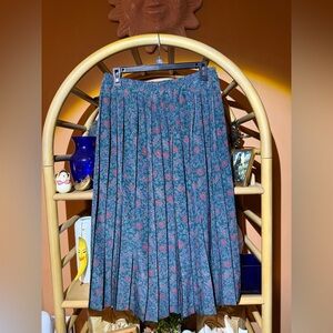 Leslie Fay Green Floral Paisley Skirt